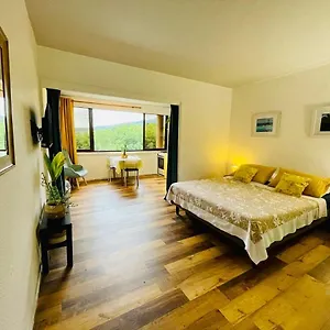 Hina - Cosy, Quiet & Pool Apartment
